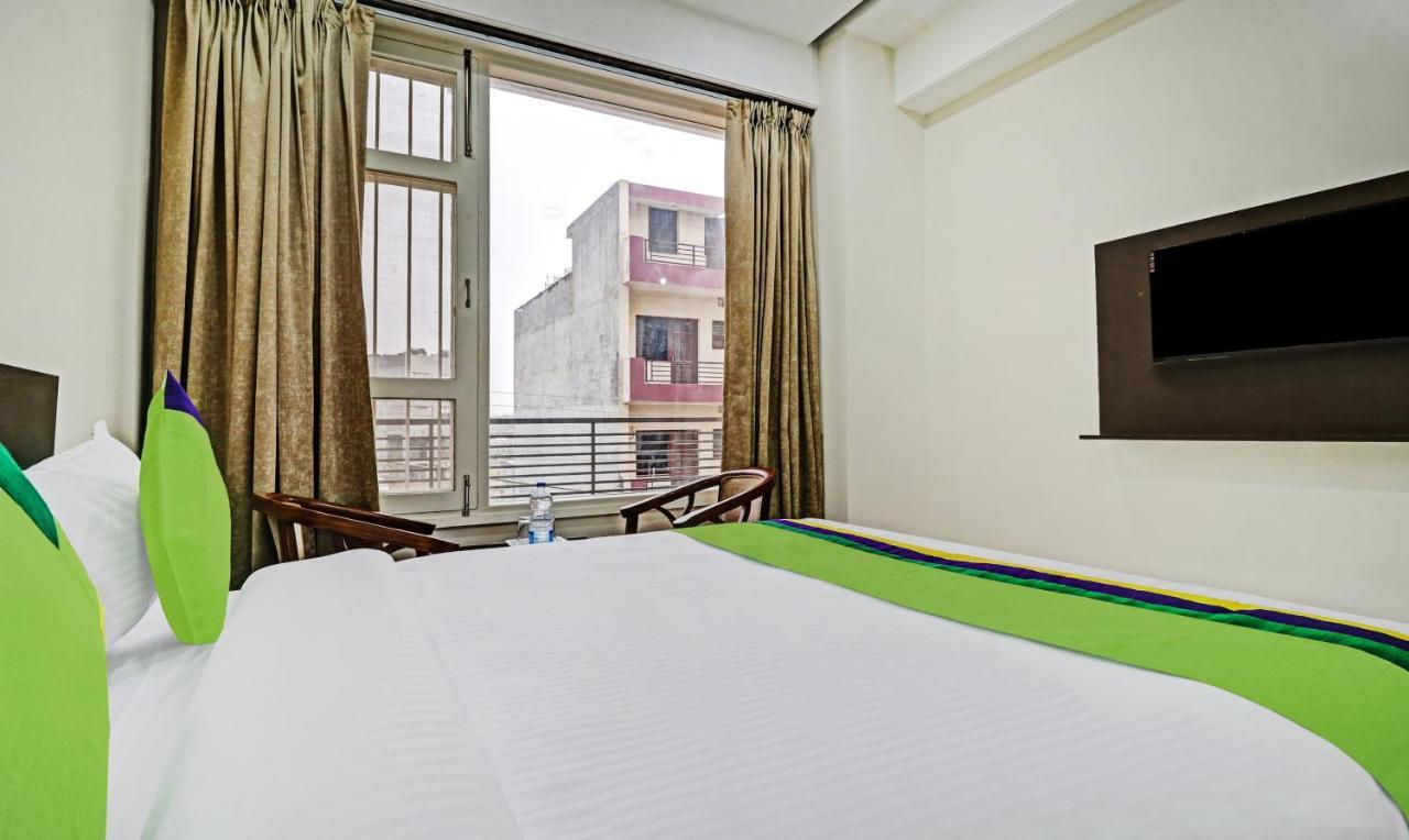 Treebo Kamron Regency Sector 80 Hotell Mohali Eksteriør bilde
