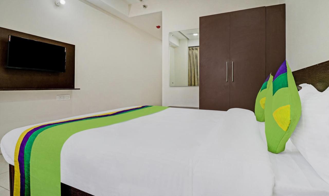 Treebo Kamron Regency Sector 80 Hotell Mohali Eksteriør bilde