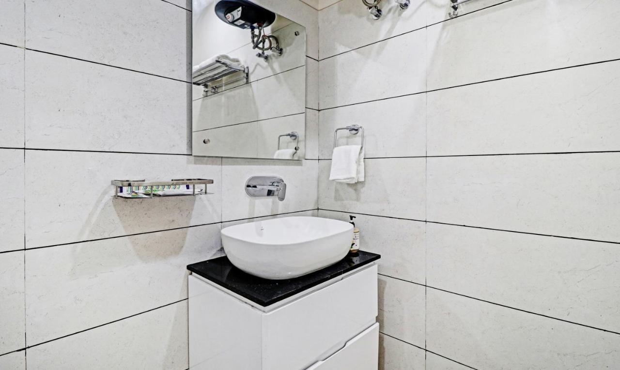 Treebo Kamron Regency Sector 80 Hotell Mohali Eksteriør bilde
