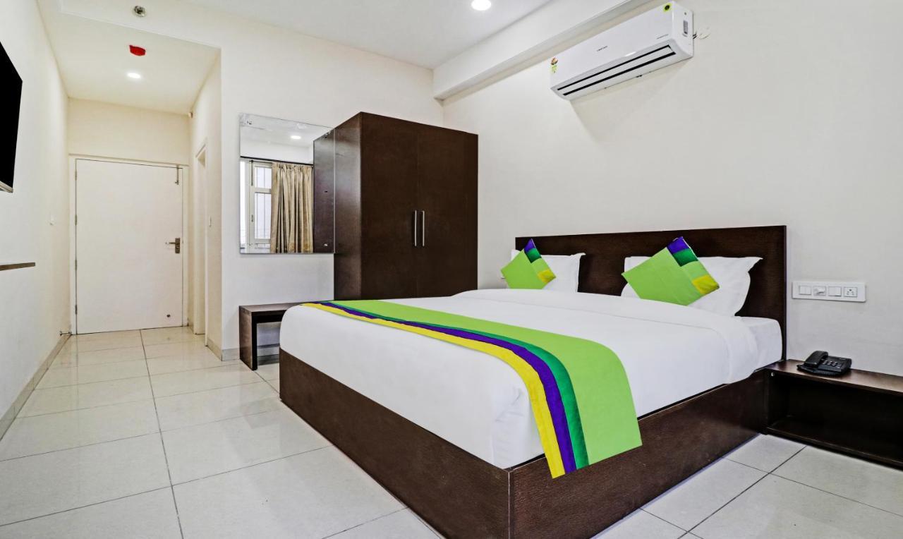 Treebo Kamron Regency Sector 80 Hotell Mohali Eksteriør bilde