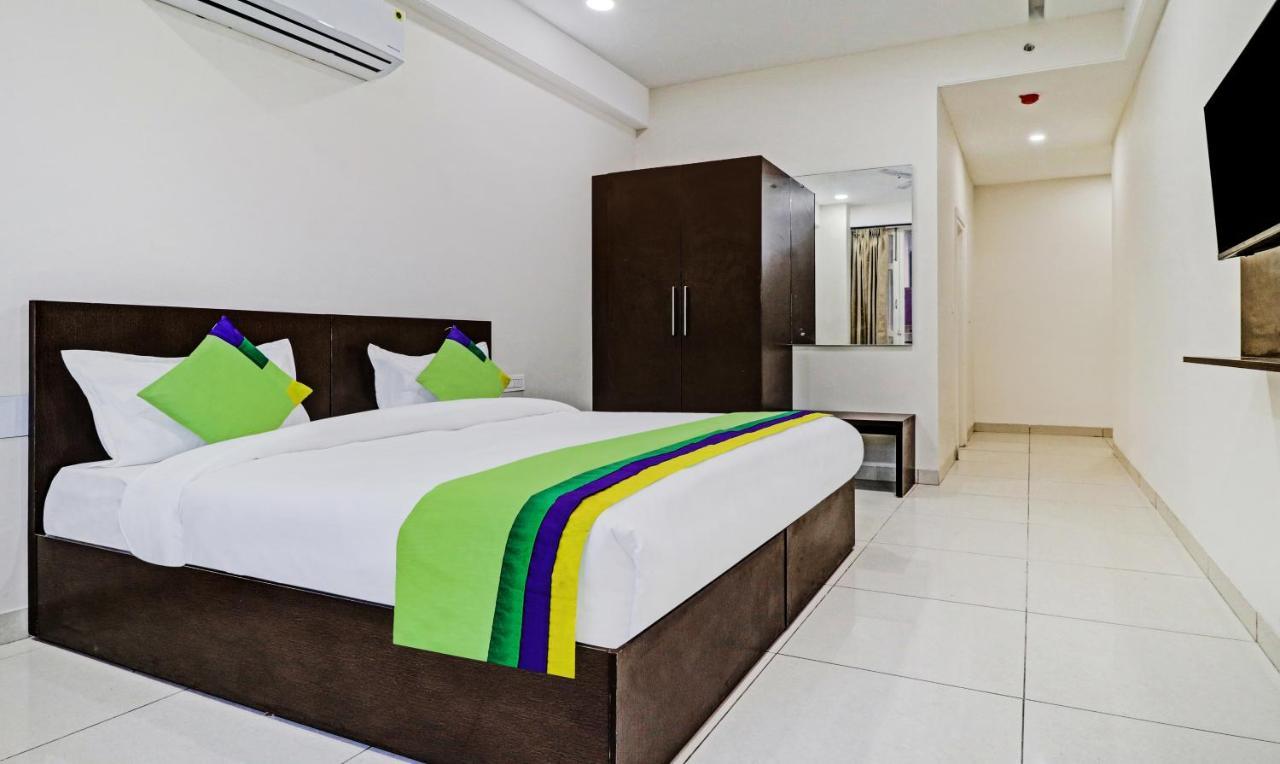 Treebo Kamron Regency Sector 80 Hotell Mohali Eksteriør bilde