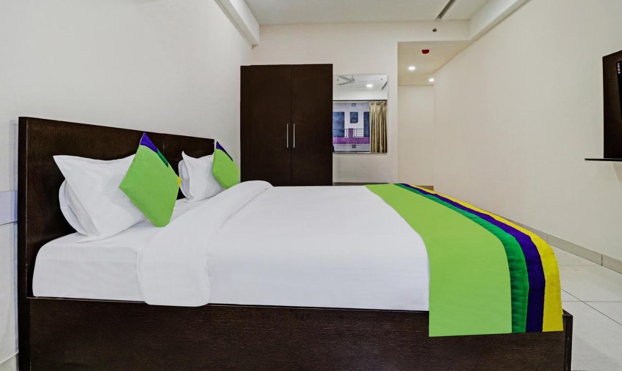 Treebo Kamron Regency Sector 80 Hotell Mohali Eksteriør bilde