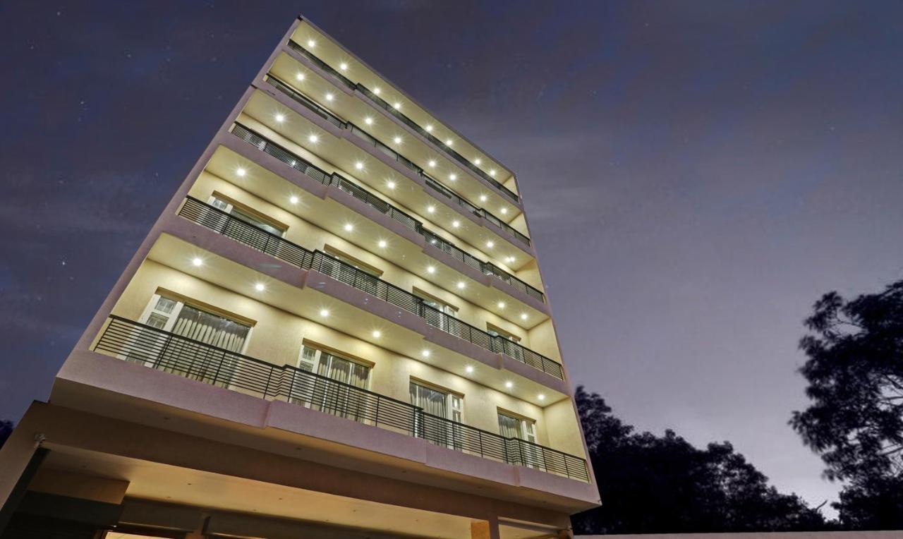 Treebo Kamron Regency Sector 80 Hotell Mohali Eksteriør bilde