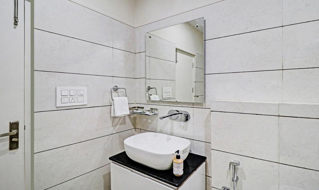 Treebo Kamron Regency Sector 80 Hotell Mohali Eksteriør bilde