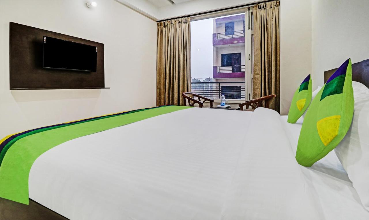 Treebo Kamron Regency Sector 80 Hotell Mohali Eksteriør bilde
