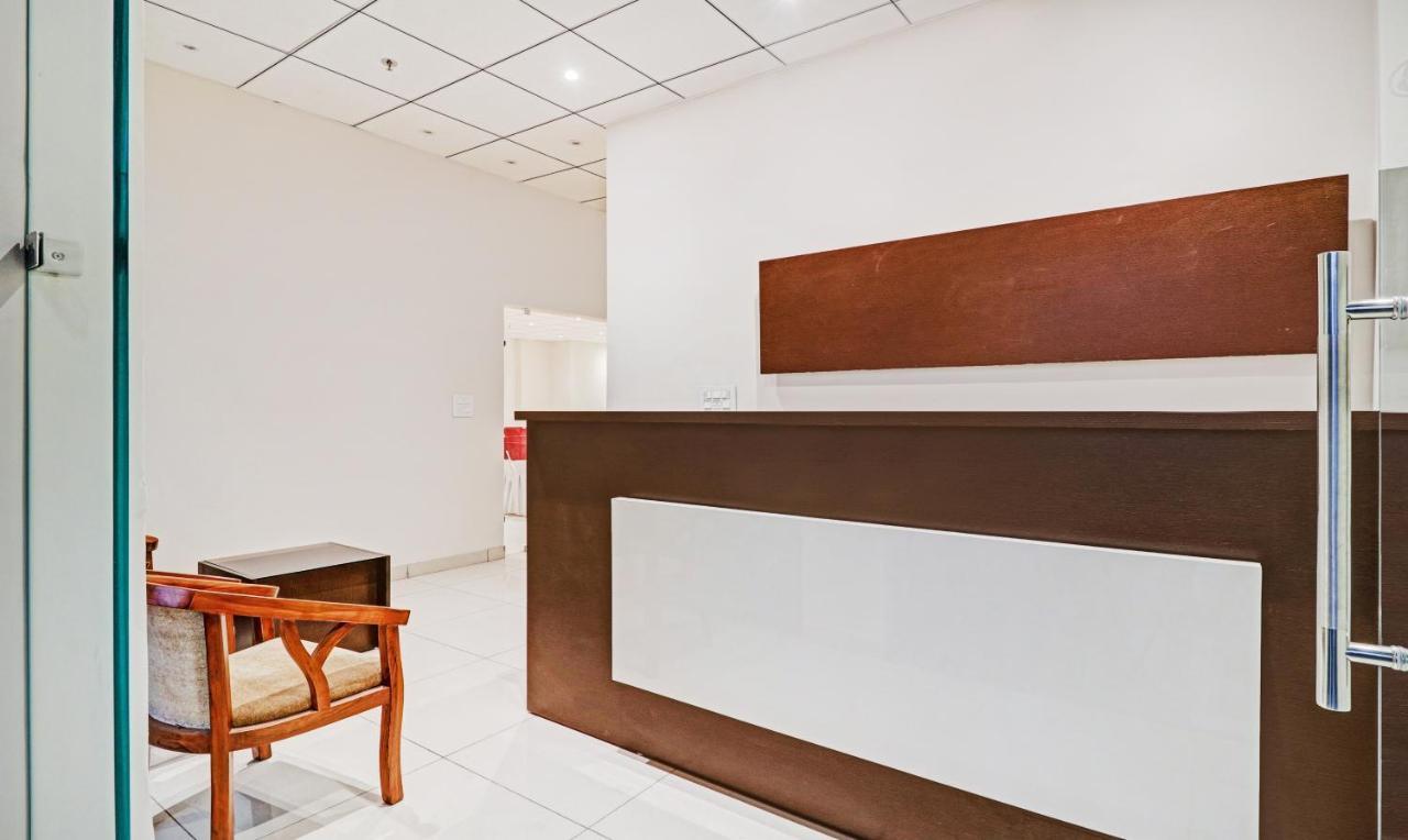 Treebo Kamron Regency Sector 80 Hotell Mohali Eksteriør bilde