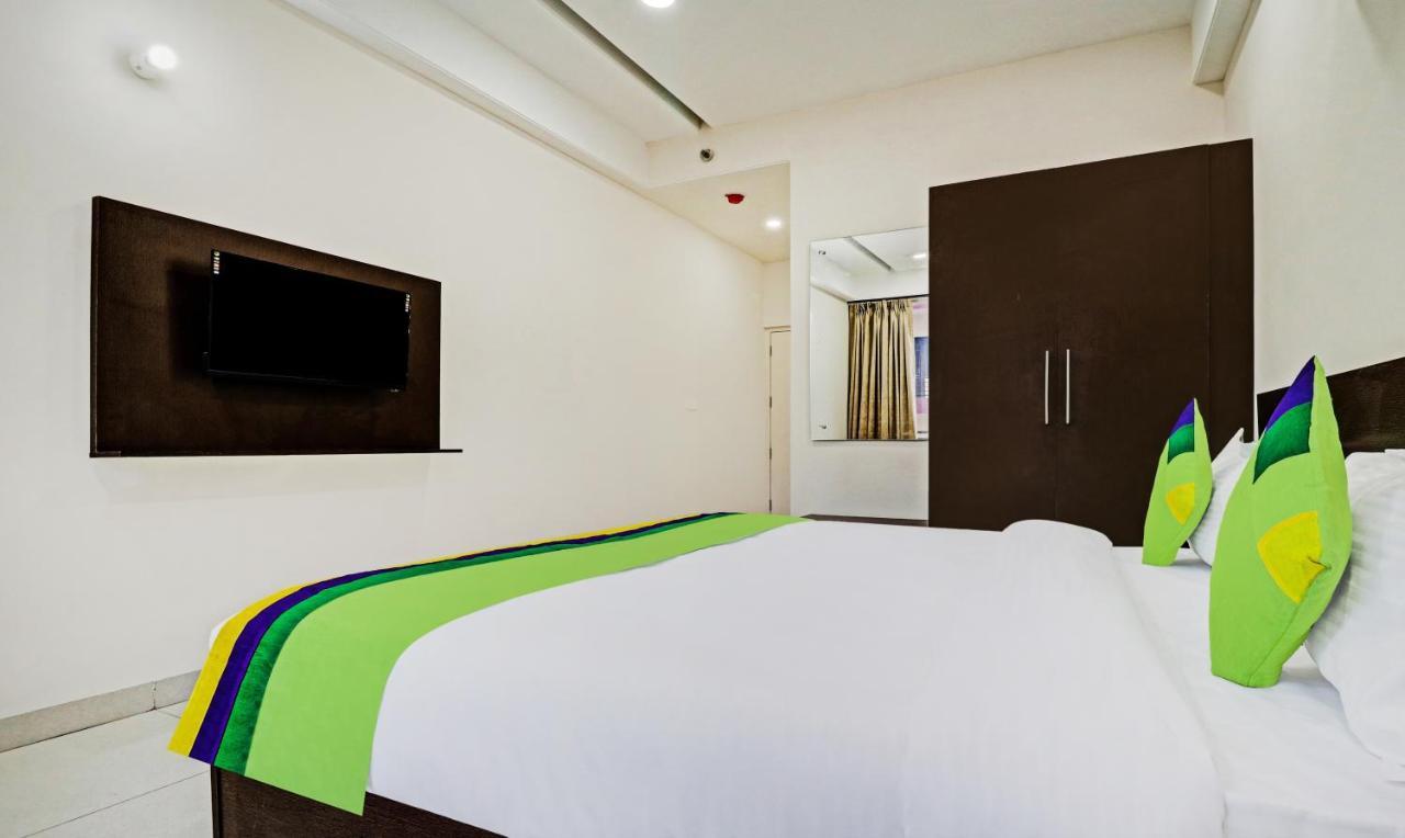 Treebo Kamron Regency Sector 80 Hotell Mohali Eksteriør bilde